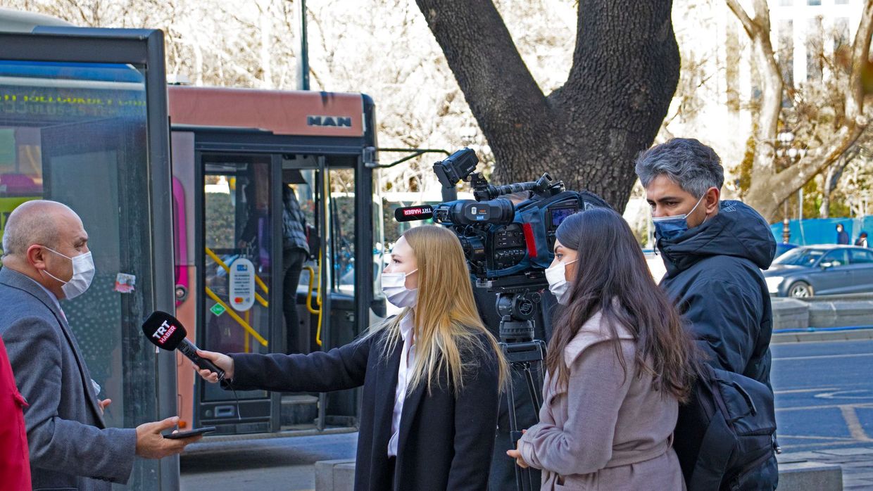 Digital PR: journalists conduct a street interview in Ankara, capturing the pandemic's impact on daily life